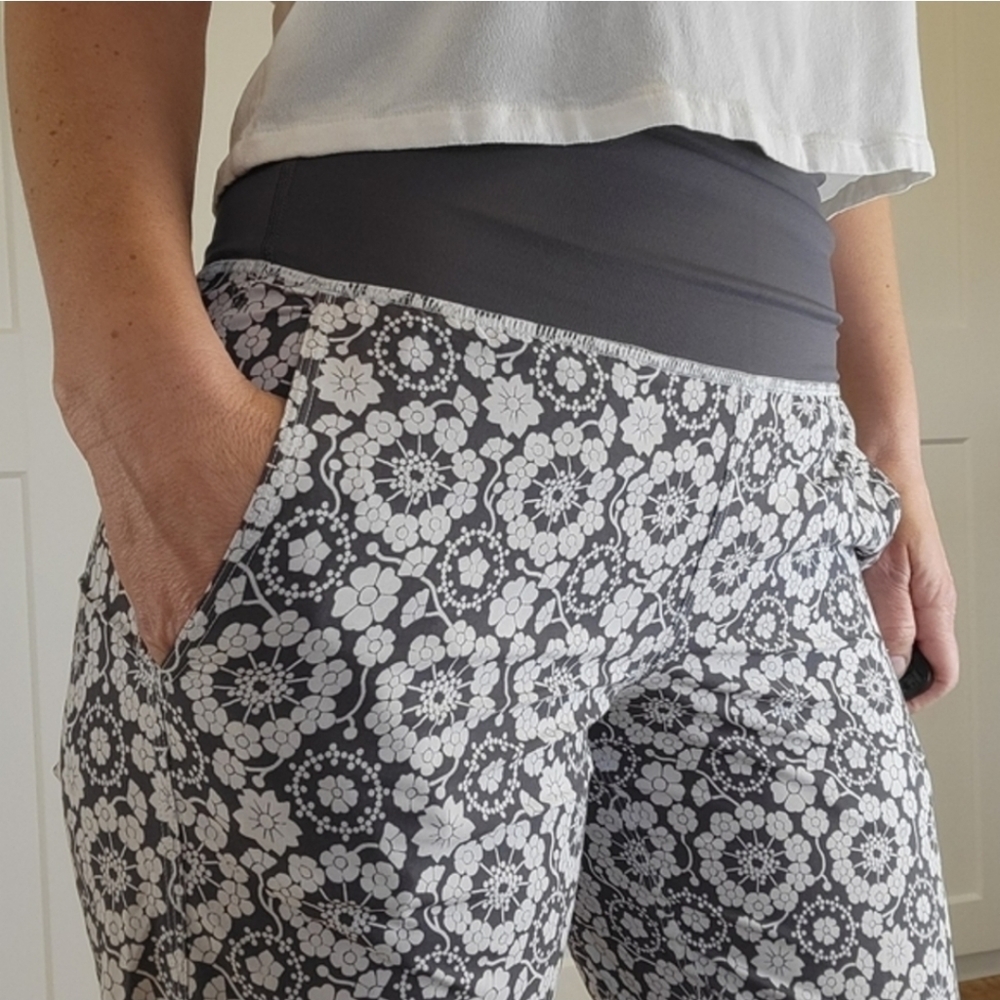 Lululemon Om Pant Twiggy Printed Nimbus Soot Ligh… - image 1